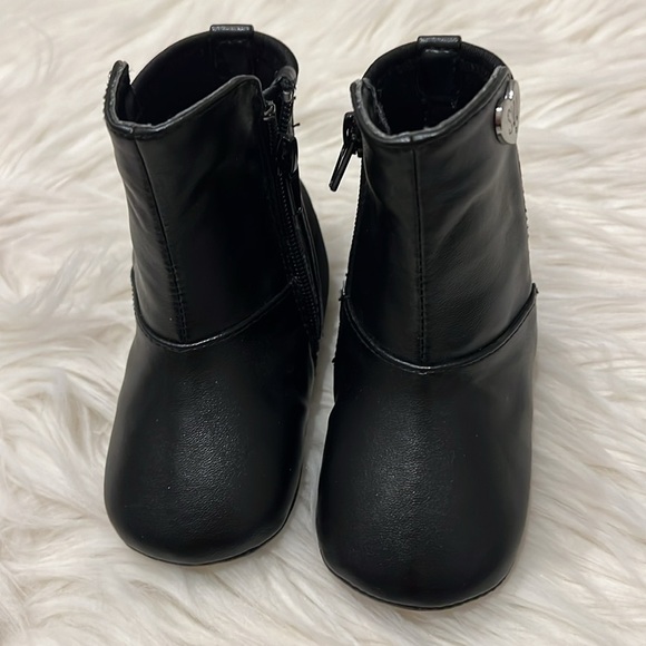 Stuart Weitzman 50/50 Black Baby Silver Heart Bootie size:3 Holiday fall winter - Picture 6 of 10